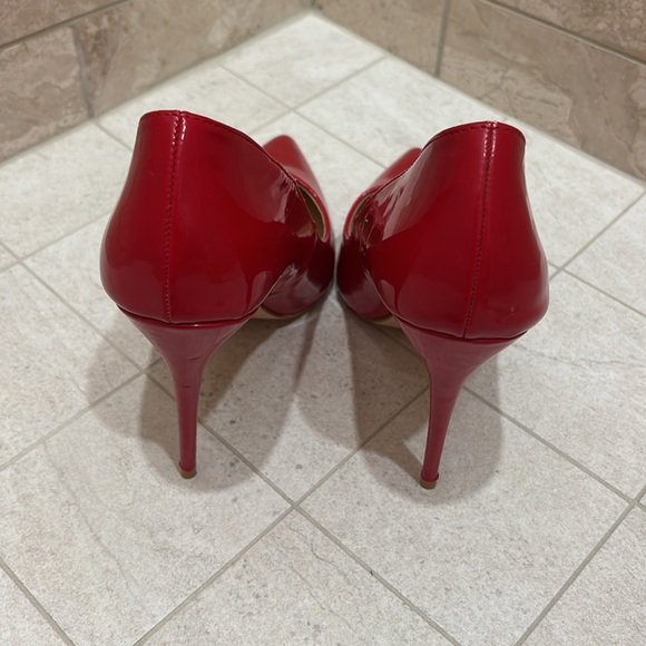 Bella Marie Vibrant Red Heels - Picture 5 of 10